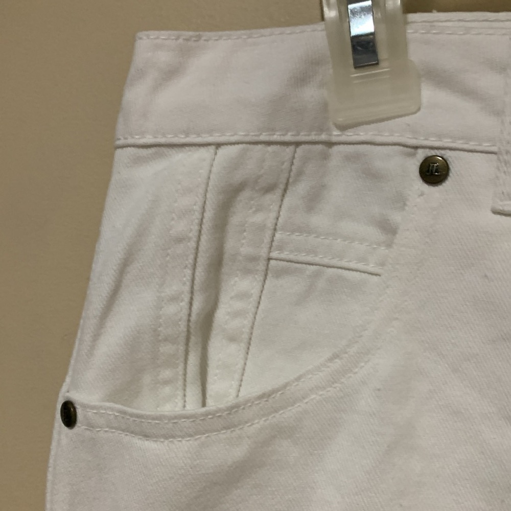 White jean skirt - Picture 2 of 7